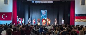 23 Nisan – Internationales Kinderfest